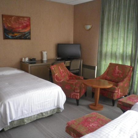 Charleville-Mézières Hotel Le Cleves الغرفة الصورة