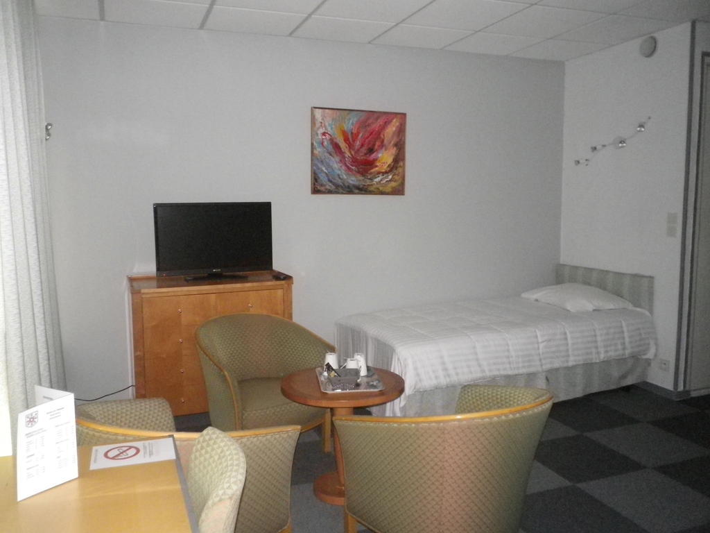 Charleville-Mézières Hotel Le Cleves الغرفة الصورة