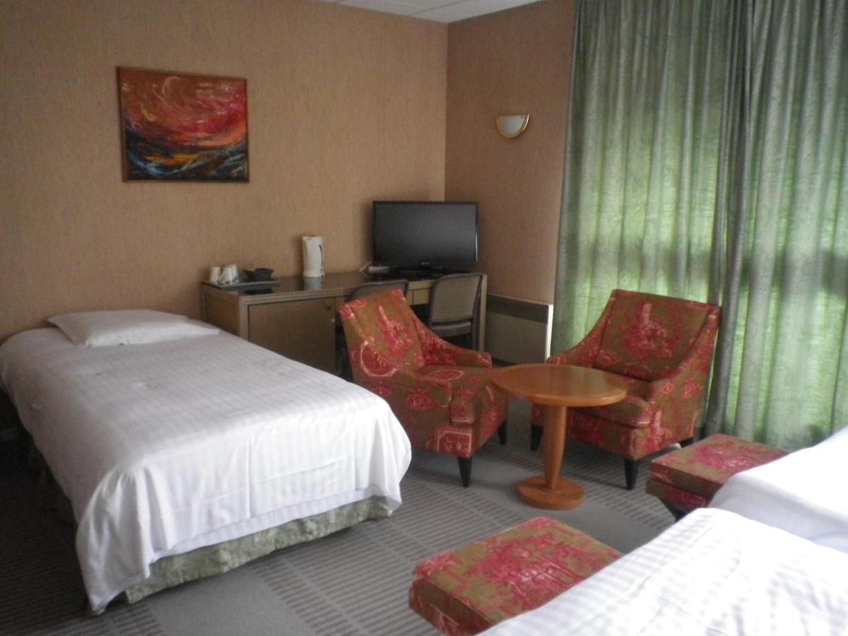 Charleville-Mézières Hotel Le Cleves الغرفة الصورة